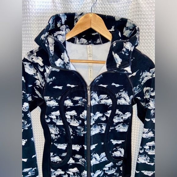 Women’s Lululemon Athletica Scuba Hoodie II Dream Rose black & white sz‎ 4 - Picture 3 of 14